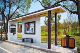 候車亭不（bú）再是單一的公交車站台 而是整個優良的（de）公交係統