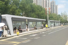 长沙（shā）超长（zhǎng）款候车亭正式投入使用